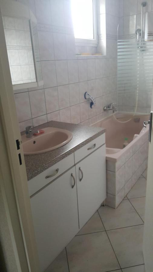 Appartement Le repaire du deux roues à Saint-Sauveur  Extérieur photo