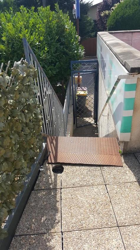 Appartement Le repaire du deux roues à Saint-Sauveur  Extérieur photo